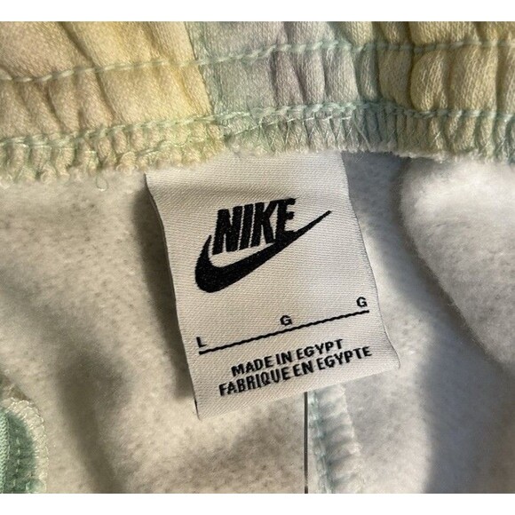 Nike Sportswear Club Fleece Joggers Large Tie-Dye Pastel Embroidered Logo NWT - Picture 4 of 6